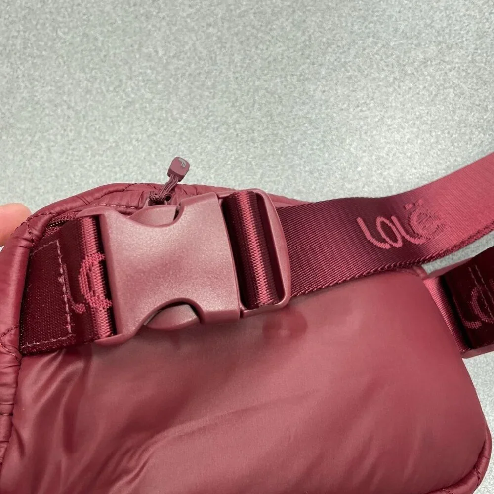 Lole Quilted Burgundy Belt Bag With Adjustable Strap Logo Detail & Zipper L1174